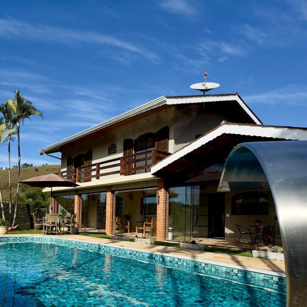 CHÁCARA 3 SUITES + HILUX SW4 OU R$ 995K NO PIX